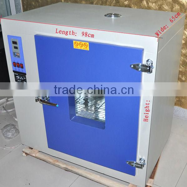 Heating oven for projector headlight